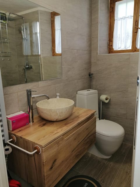 Shower, Toilet, Bathroom