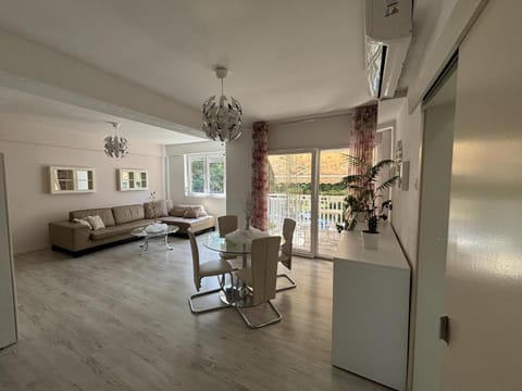 Living room, Seating area, Dining area