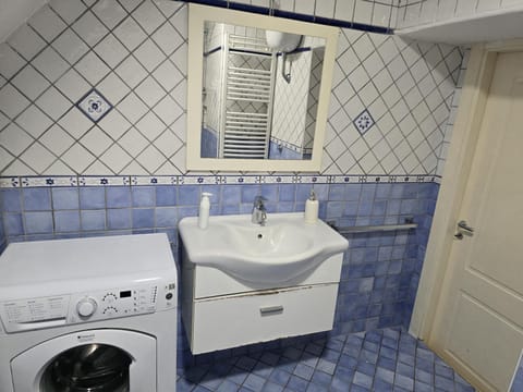 Napoli Central Museo Suite near to Subway & Quartieri Spagnoli House in Naples