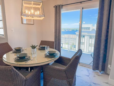 Lakeview Poolside 2BD2BAPoolBalcony-Sleeps 6PP House in Osage Beach