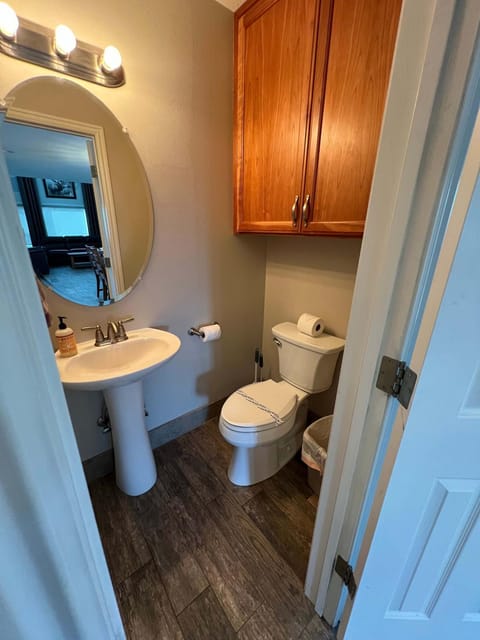 King Home- Mountain Oasis Pool & Views House in Idaho