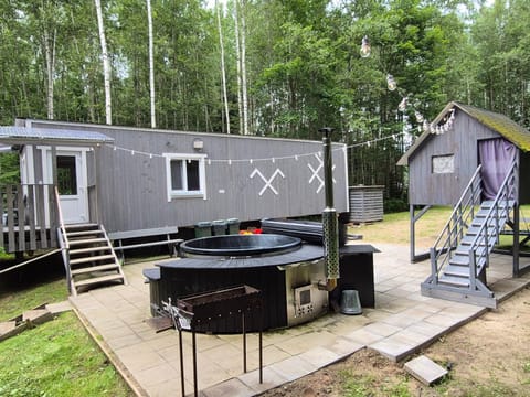 Property building, Day, BBQ facilities