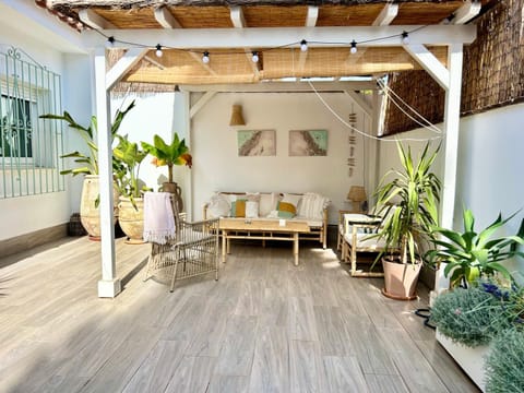 Patio, Day, Balcony/Terrace