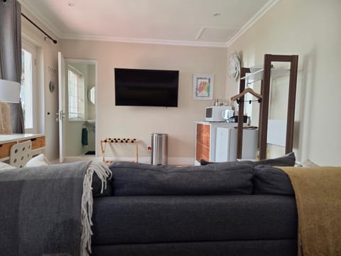 Striped Horse Guest House - Kenilworth Upper Bed and Breakfast in Cape Town