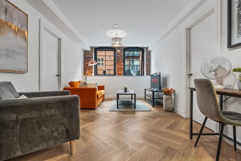 Communal lounge/ TV room, TV and multimedia, Living room