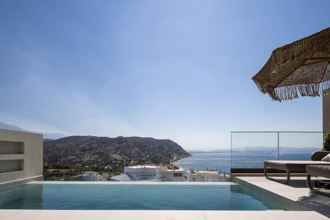 Patio, Day, View (from property/room), Balcony/Terrace, Pool view, Sea view, Swimming pool, sunbed