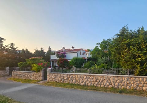 Property building, Day, Natural landscape