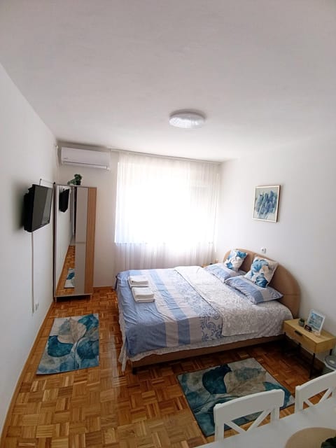 Bed, TV and multimedia