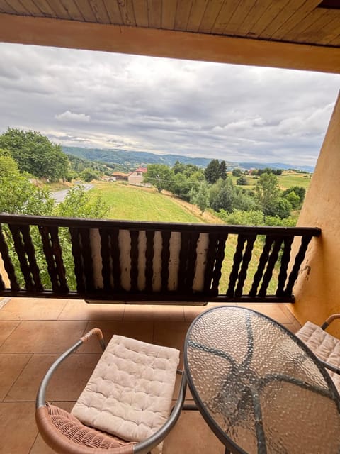 Balcony/Terrace, Mountain view