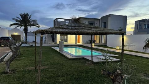 Garden, Swimming pool