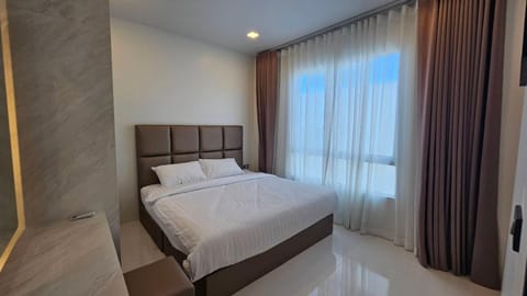 Brandnew 3BDR Pool villa with rooftop near Aonang Beach Villa in Krabi Changwat