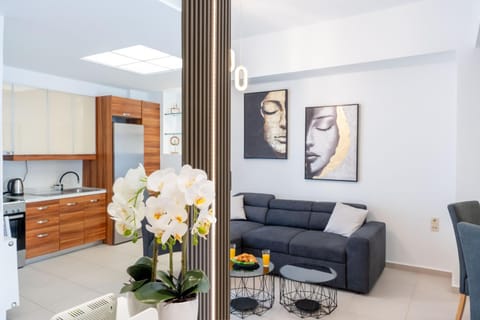 Kitchen or kitchenette, Living room, Seating area