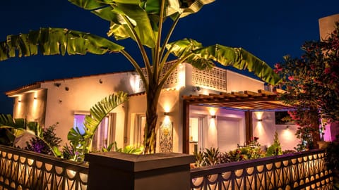 Property building, Night, Garden, Balcony/Terrace