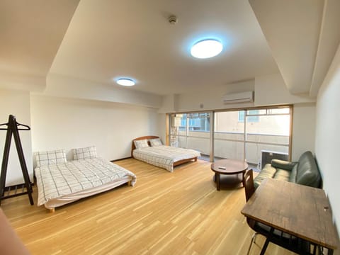 Bed, Living room, Photo of the whole room, Seating area, Bedroom