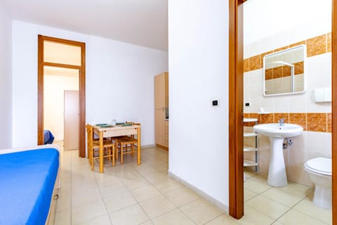 Toilet, Bathroom, Kitchen or kitchenette, Dining area