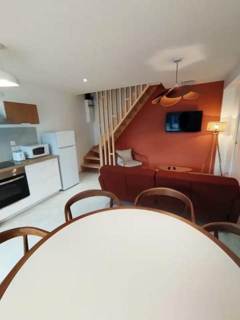 La Grange - Maison et Parking - Portes de Chartres House in Île-de-France