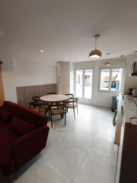 La Grange - Maison et Parking - Portes de Chartres House in Île-de-France