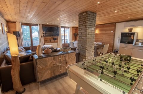 Game Room, Living room