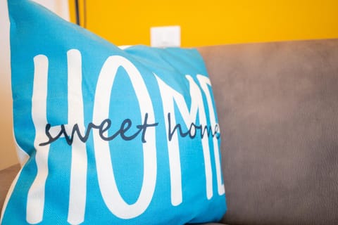 Living room, Text overlay