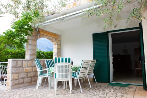Balcony/Terrace, children, Family