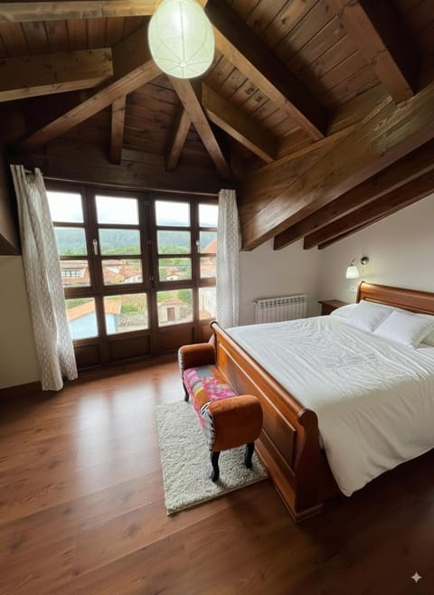 View (from property/room), Photo of the whole room, Bedroom