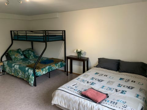 Chambre Spacieuse pour Familles ou Groupes 5 Pers plus Bébé Vacation rental in Strasbourg