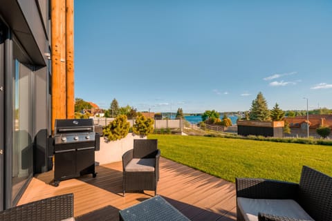 Garden, Balcony/Terrace, Garden view, Lake view