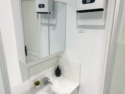 Apart 5 Pers,40min Paris, Orly 20min, Disneyland 40min N2 Apartment in Corbeil-Essonnes