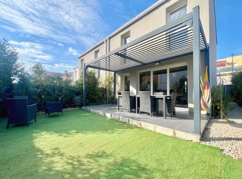 Casa Masena - 9 personnes, CLIM, Jardin, 7 lits, 2 WC Apartment in Provence-Alpes-Côte d'Azur