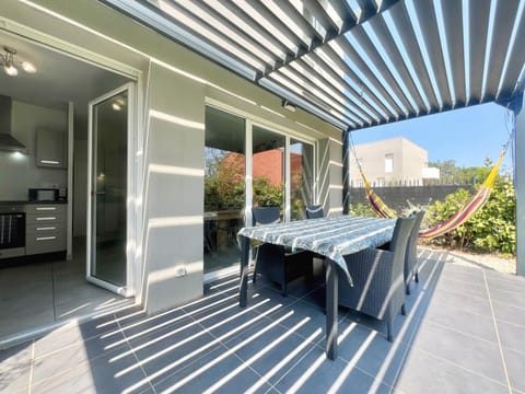 Casa Masena - 9 personnes, CLIM, Jardin, 7 lits, 2 WC Apartment in Provence-Alpes-Côte d'Azur