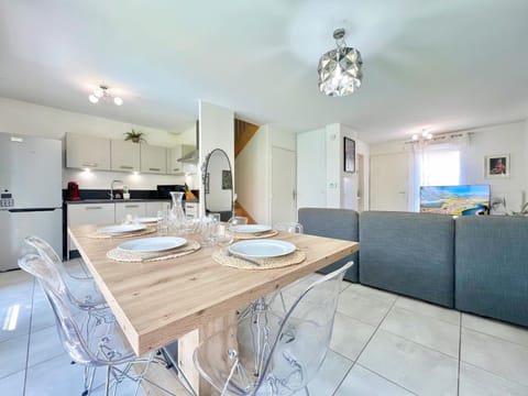 Casa Masena - 9 personnes, CLIM, Jardin, 7 lits, 2 WC Apartment in Provence-Alpes-Côte d'Azur