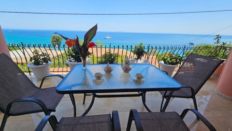 Patio, Natural landscape, View (from property/room), Balcony/Terrace, Sea view