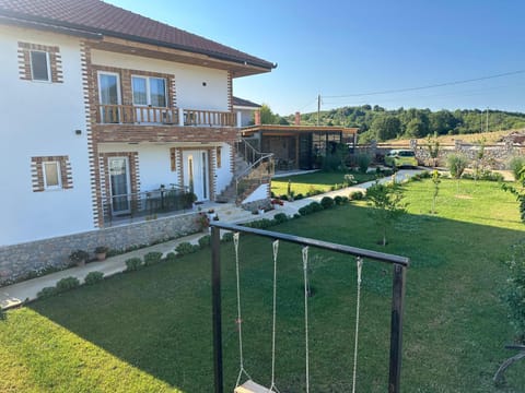 Restaurant/places to eat, Garden, Lake view, Mountain view, Sunrise, Sunset