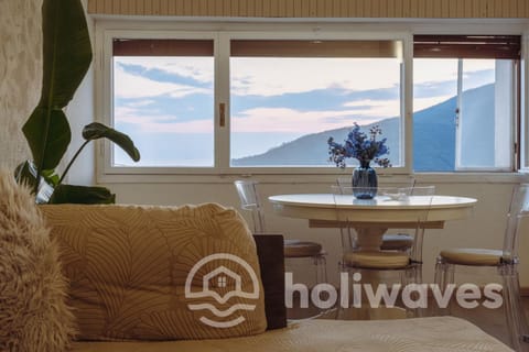 Natural landscape, View (from property/room), Living room, Lounge or bar, Seating area, Dining area, Mountain view