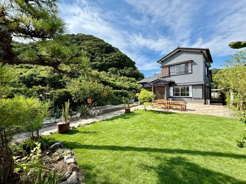 Property building, Day, Garden