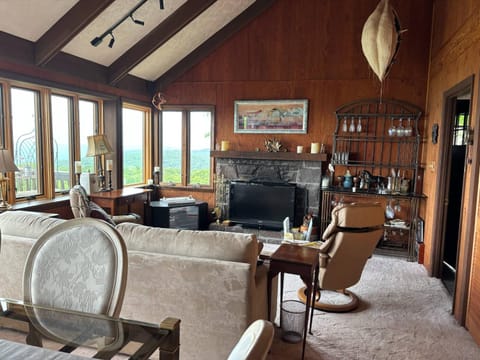 Serenity at Beech Mountain Apartment in Beech Mountain