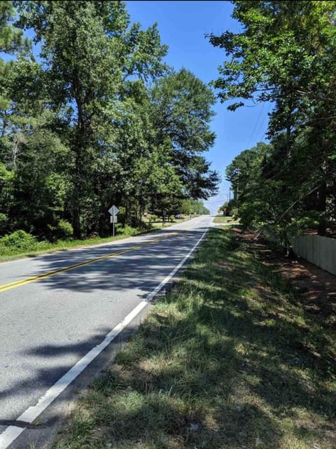 Cheerful 3-bedroom home House in Newnan