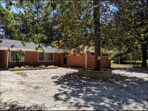 Cheerful 3-bedroom home House in Newnan