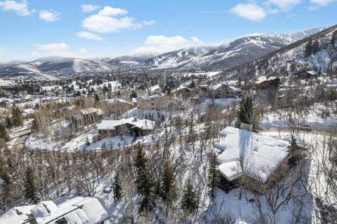 Alpine Luxe - Family Retreat with Views House in Park City