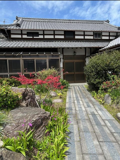 Property building, Spring, Day, Garden, Garden, Garden view