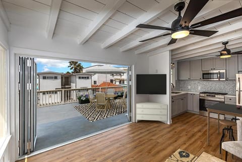 TV and multimedia, View (from property/room), Balcony/Terrace