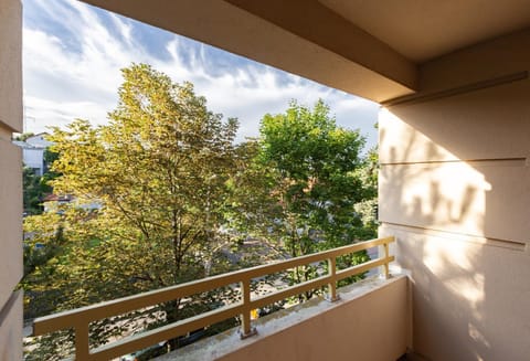 View (from property/room), Balcony/Terrace, Garden view