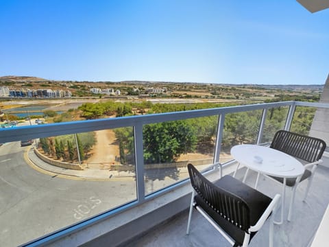 Natural landscape, View (from property/room), Balcony/Terrace