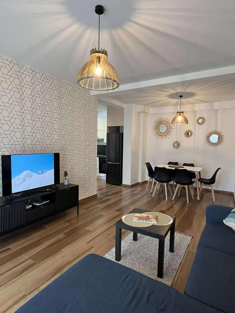 TV and multimedia, Living room, Dining area