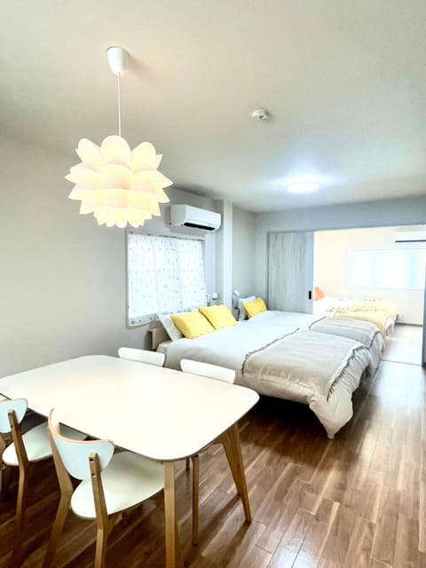 Bed, Living room, air conditioner