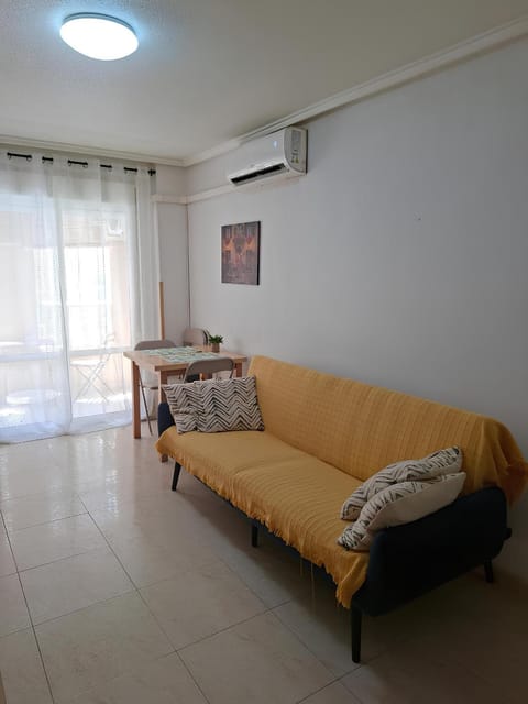 Seating area, air conditioner