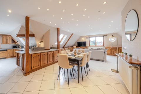 Living room, Dining area