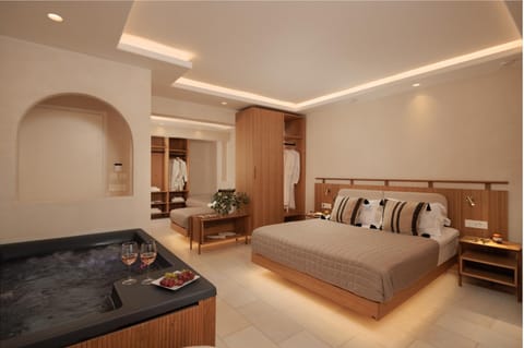 Bed, Hot Tub, Bedroom