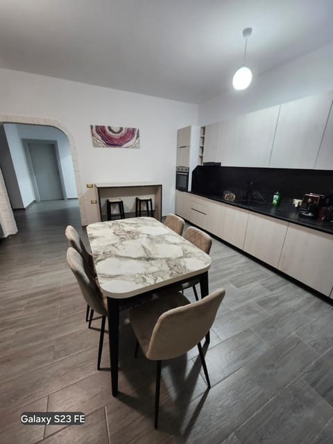 Albert's house for rent House in Vlorë