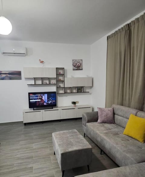 Albert's house for rent House in Vlorë